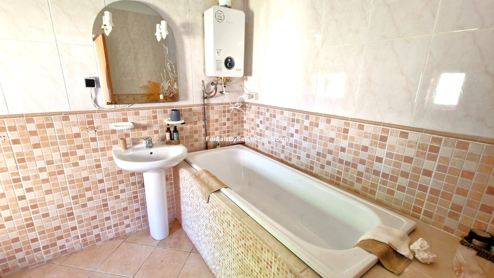 7 bedroom Villa for sale in Beniganim with pool garage - € 475,000 (Ref: 9820724)