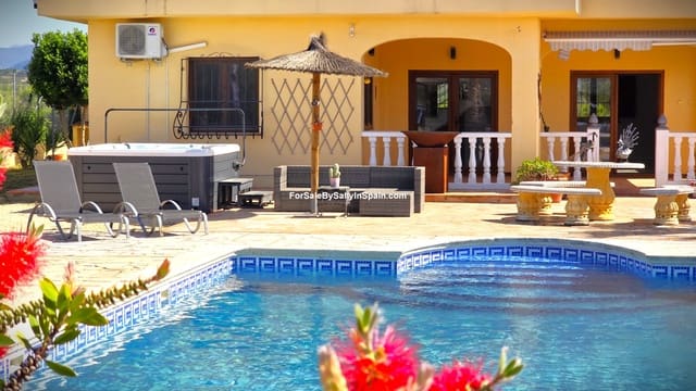 7 chambre Villa/Maison à vendre à Benigánim avec piscine garage - 475 000 € (Ref: 9820724)