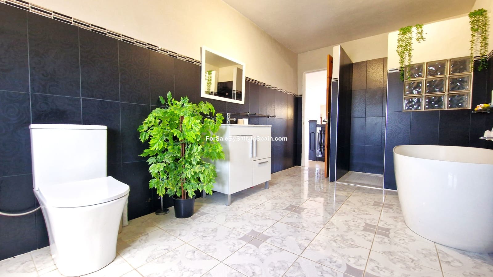 7 bedroom Villa for sale in Beniganim with pool garage - € 475,000 (Ref: 9820724)