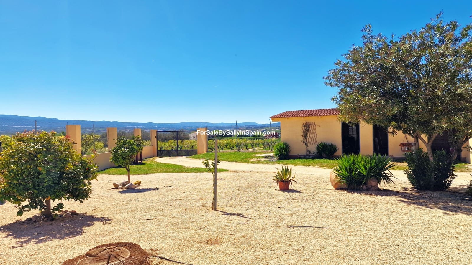 7 bedroom Villa for sale in Beniganim with pool garage - € 475,000 (Ref: 9820724)