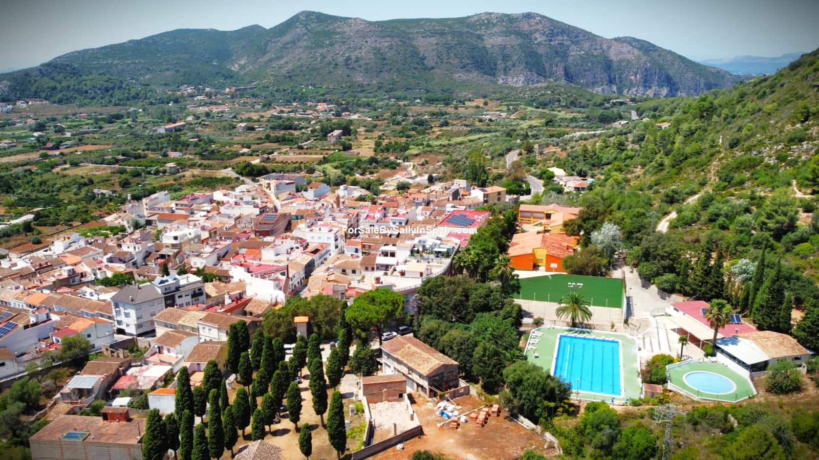 3 bedroom Townhouse for sale in Barx with pool garage - € 260,000 (Ref: 9874331)