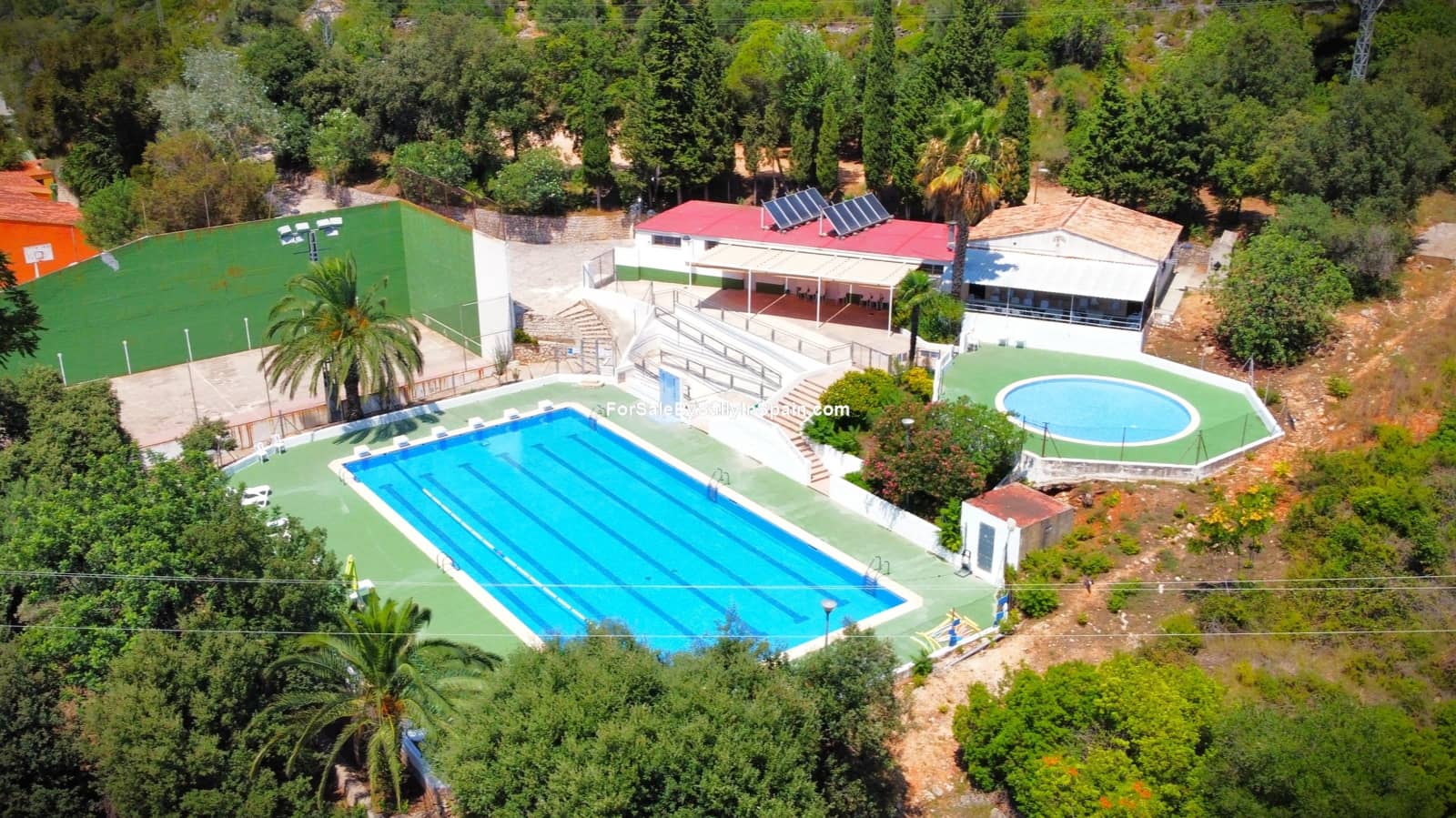 3 bedroom Townhouse for sale in Barx with pool garage - € 260,000 (Ref: 9874331)