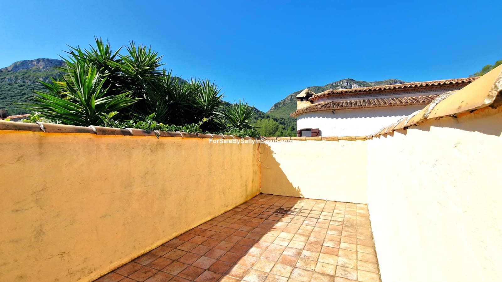 4 slaapkamer Villa te koop in Barx met zwembad garage - € 549.000 (Ref: 9895027)