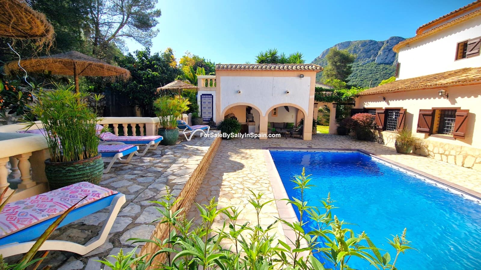 4 slaapkamer Villa te koop in Barx met zwembad garage - € 549.000 (Ref: 9895027)
