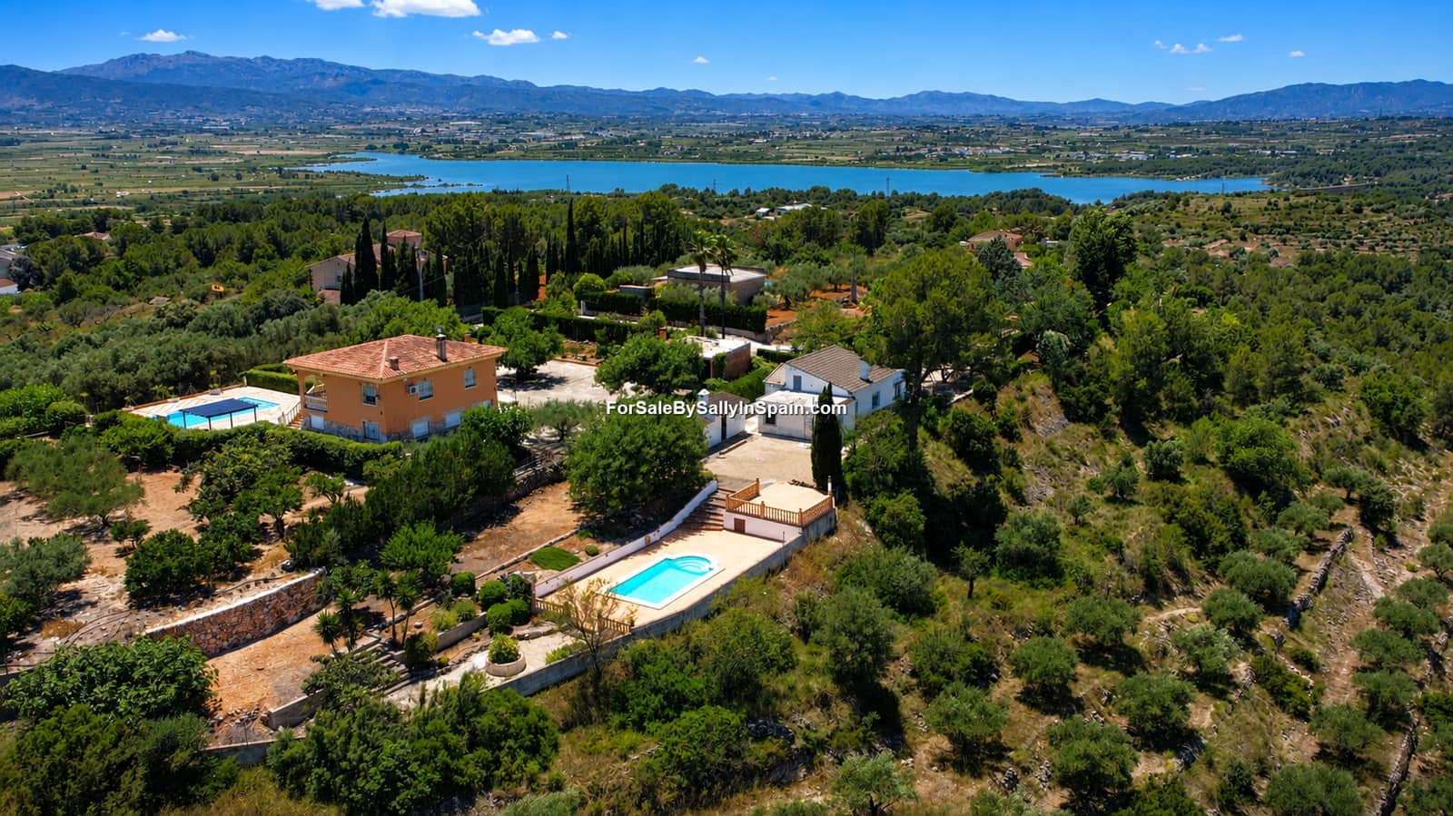 3 bedroom Villa for sale in Beniganim with pool garage - € 290,000 (Ref: 9920886)