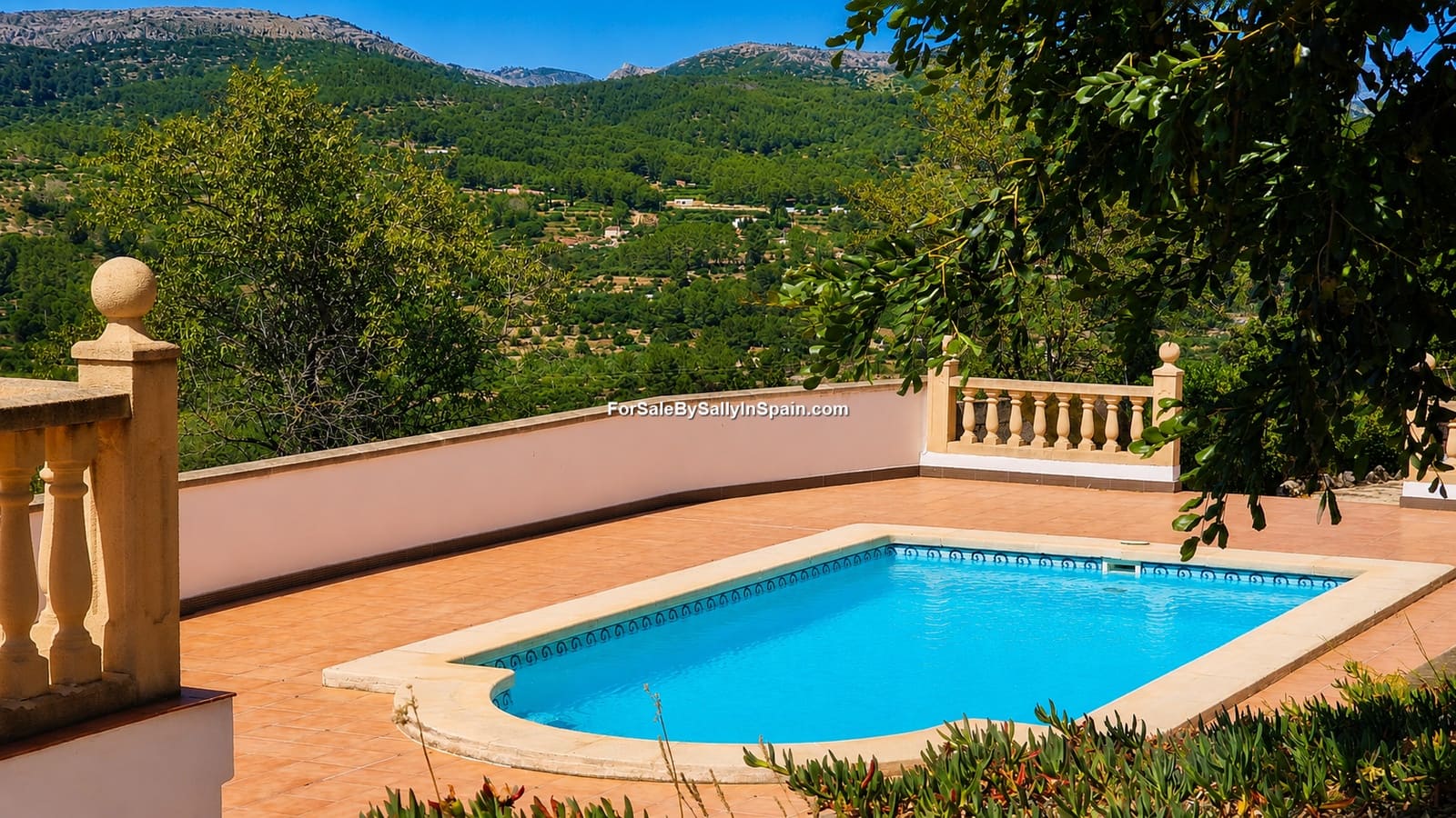3 bedroom Villa for sale in Beniganim with pool garage - € 290,000 (Ref: 9920886)