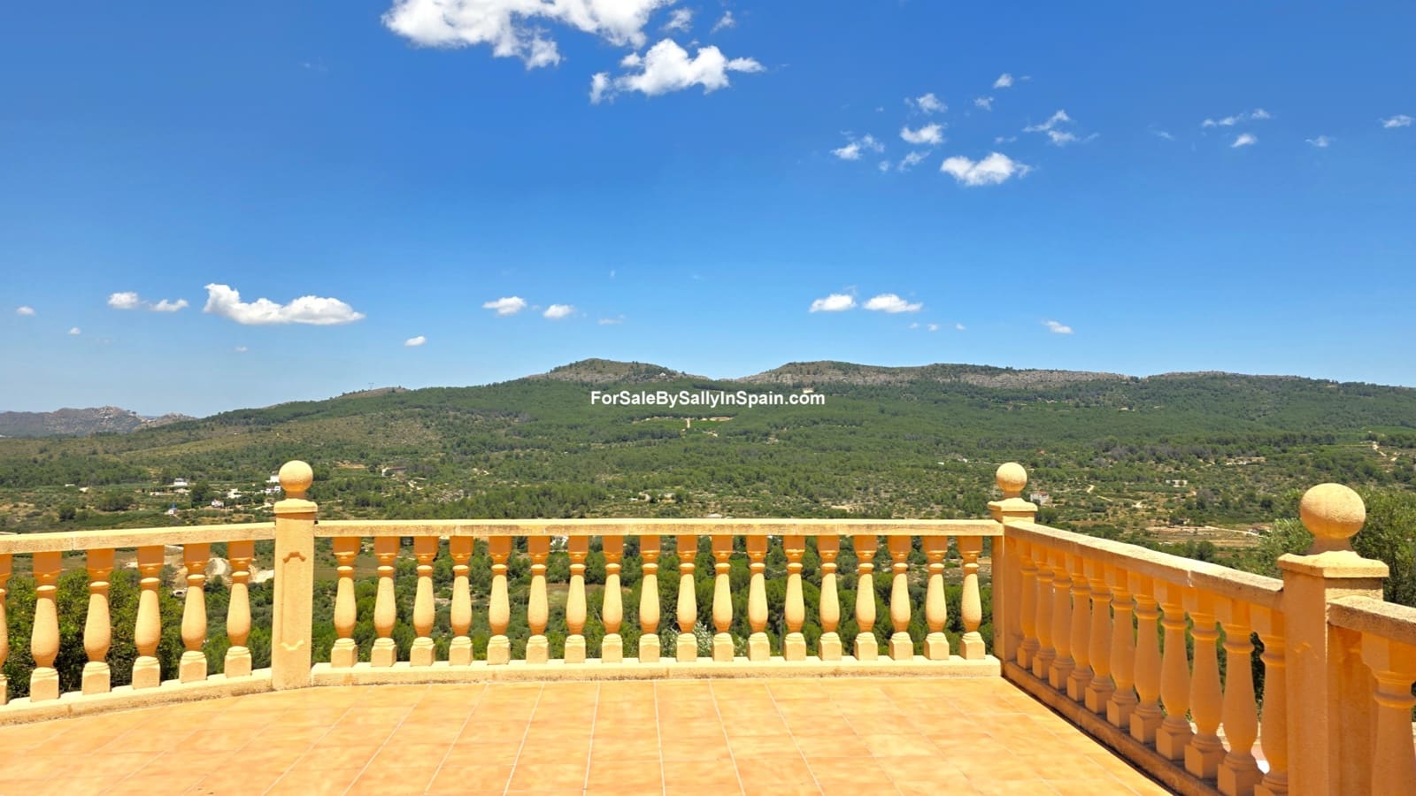 3 bedroom Villa for sale in Beniganim with pool garage - € 290,000 (Ref: 9920886)