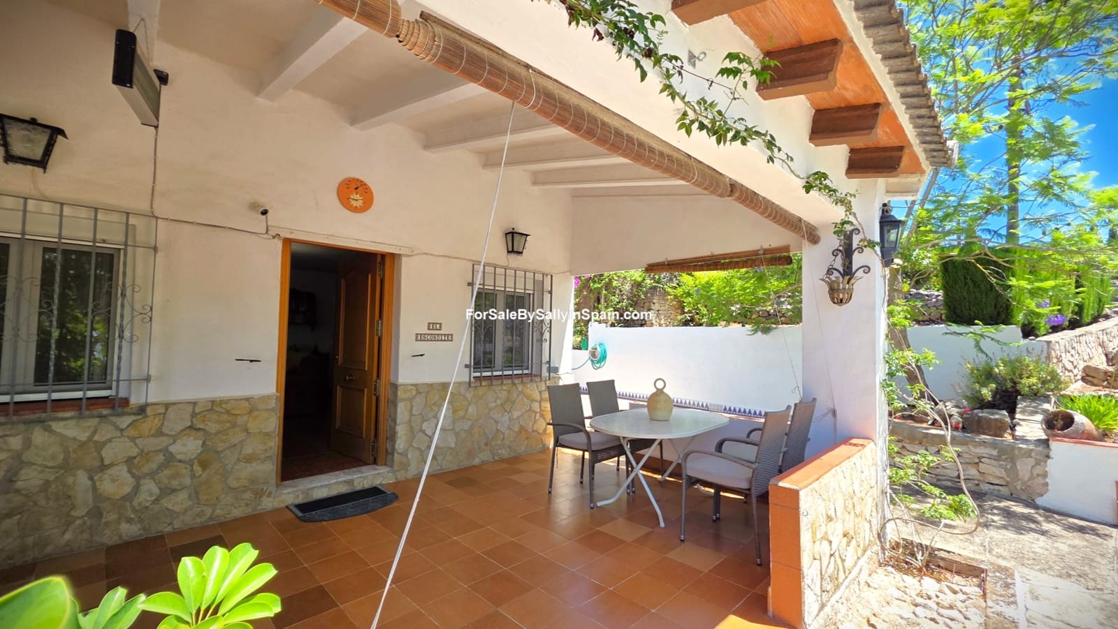 3 bedroom Villa for sale in Beniganim with pool garage - € 290,000 (Ref: 9920886)