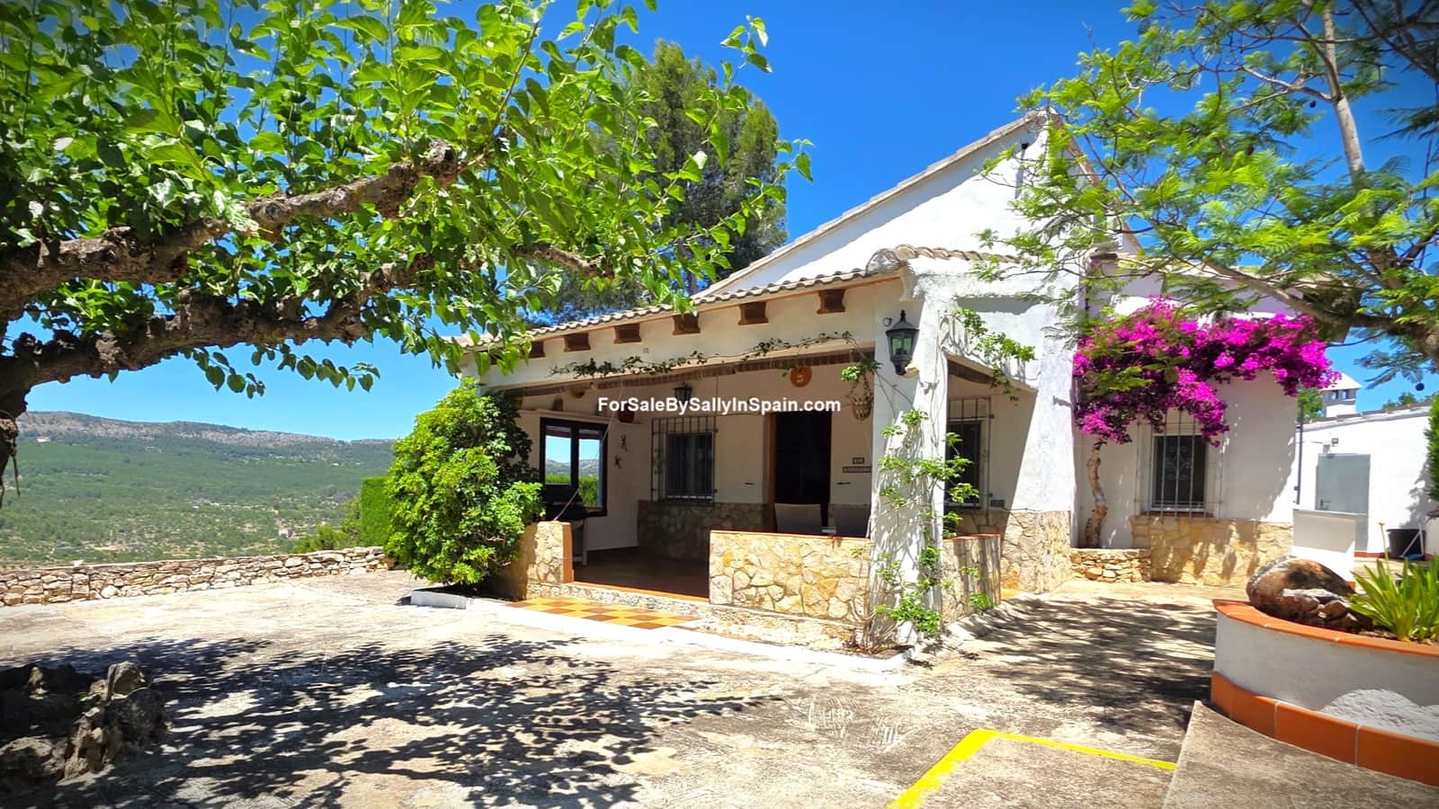 3 bedroom Villa for sale in Beniganim with pool garage - € 290,000 (Ref: 9920886)