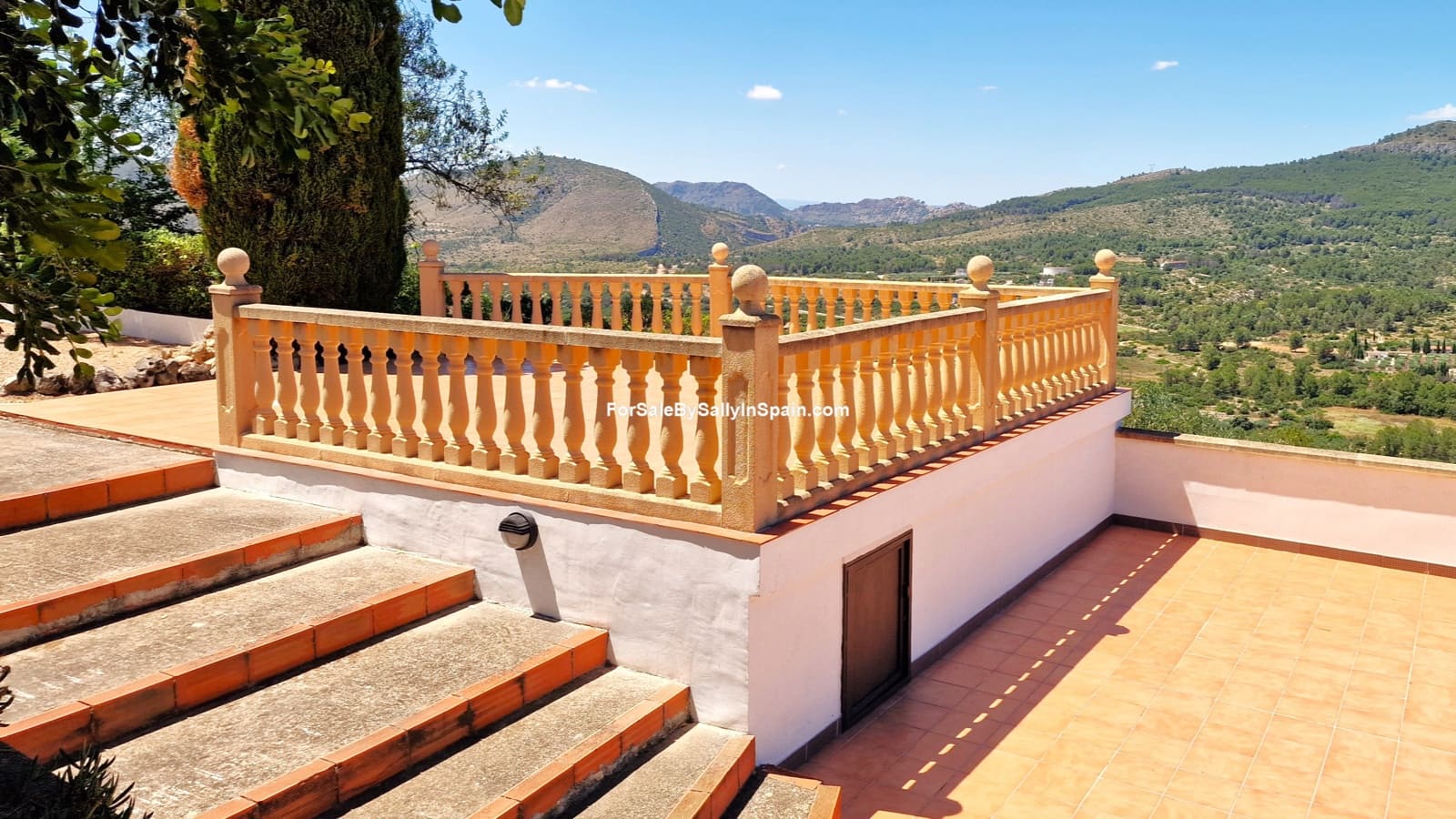 3 bedroom Villa for sale in Beniganim with pool garage - € 290,000 (Ref: 9920886)