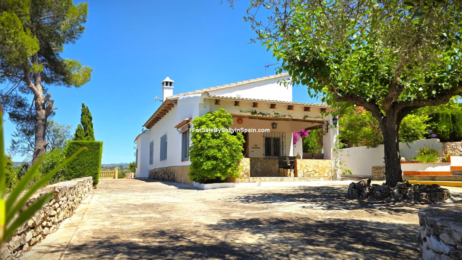3 bedroom Villa for sale in Beniganim with pool garage - € 290,000 (Ref: 9920886)