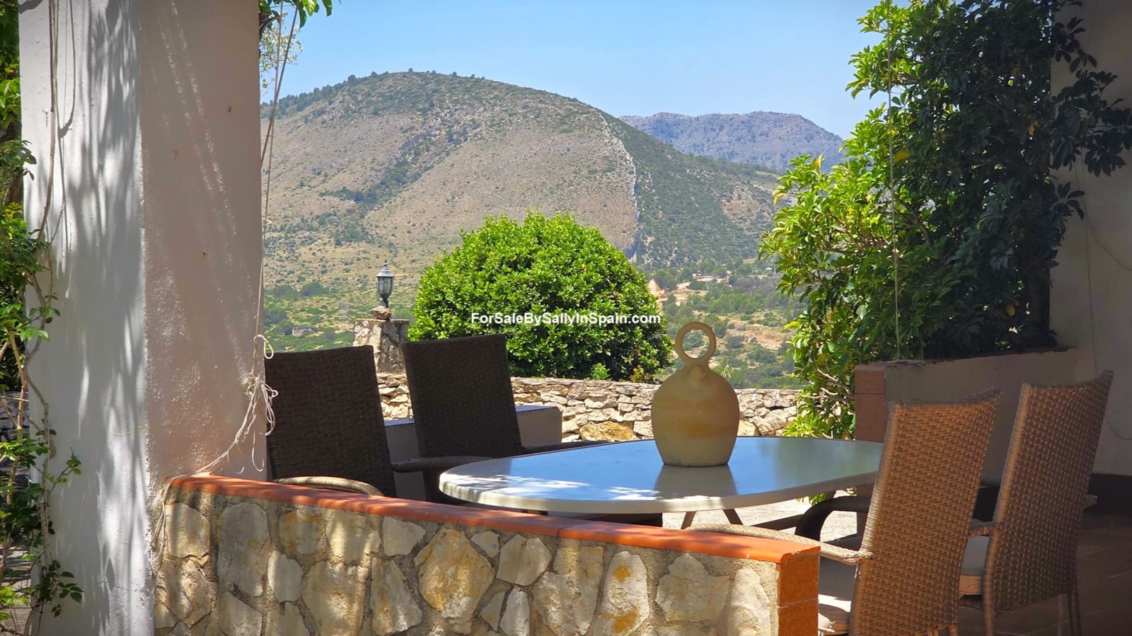 3 bedroom Villa for sale in Beniganim with pool garage - € 290,000 (Ref: 9920886)