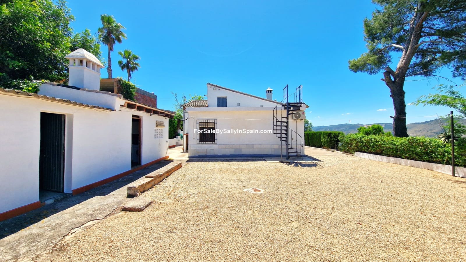 3 bedroom Villa for sale in Beniganim with pool garage - € 290,000 (Ref: 9920886)