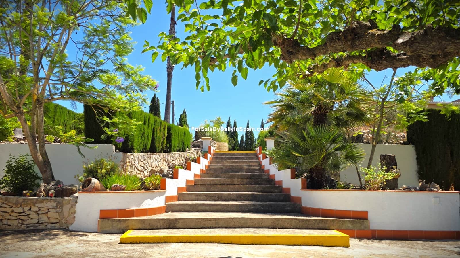 3 bedroom Villa for sale in Beniganim with pool garage - € 290,000 (Ref: 9920886)