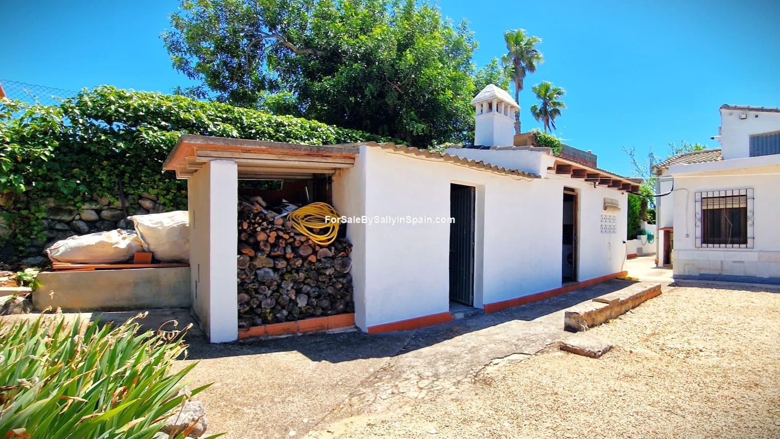 3 bedroom Villa for sale in Beniganim with pool garage - € 290,000 (Ref: 9920886)