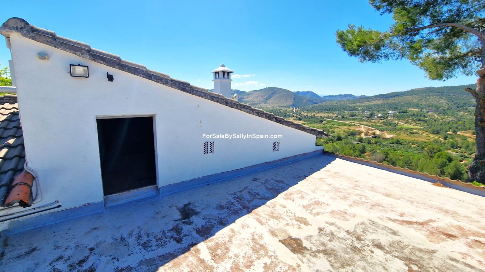3 bedroom Villa for sale in Beniganim with pool garage - € 290,000 (Ref: 9920886)