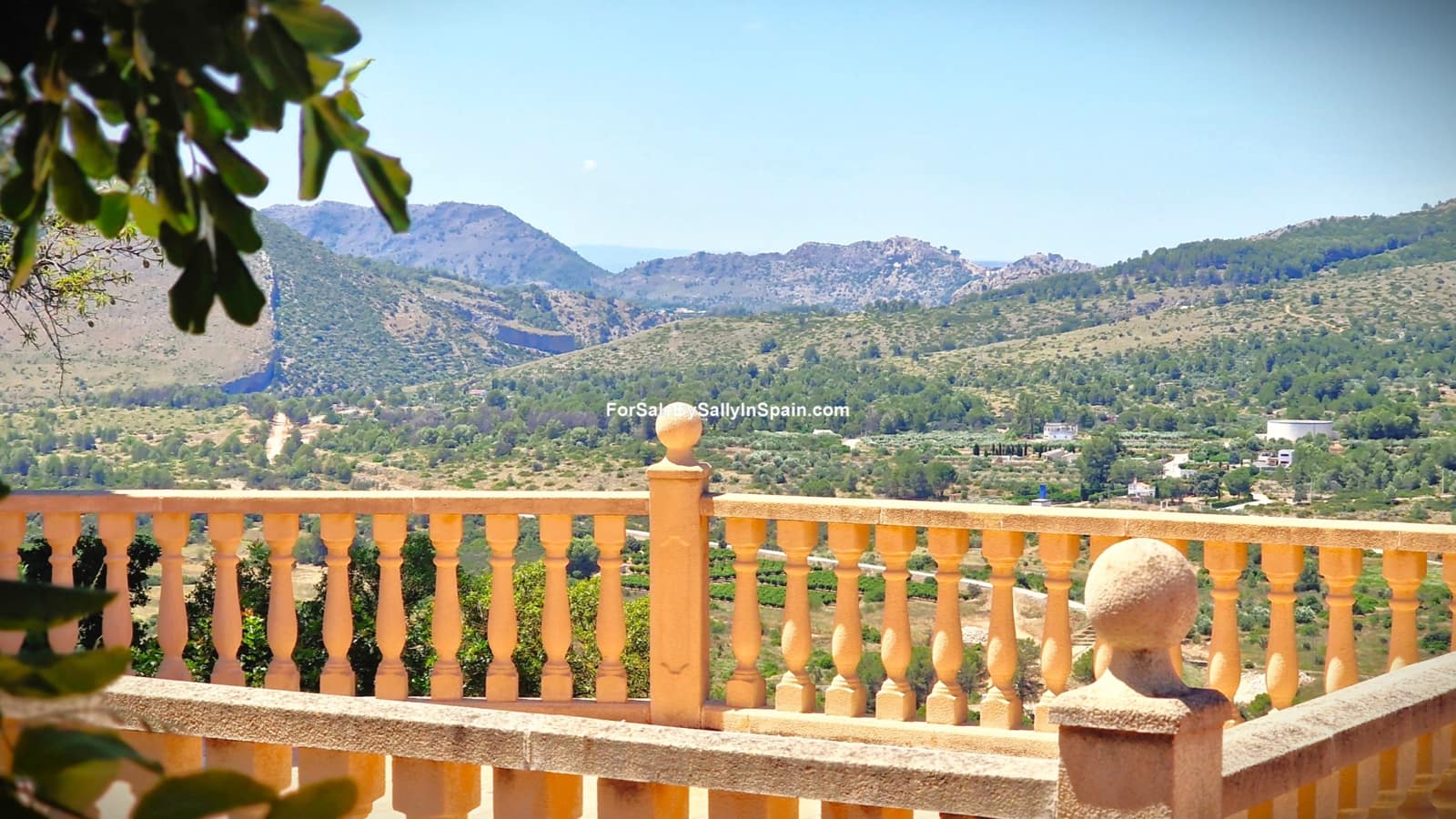 3 bedroom Villa for sale in Beniganim with pool garage - € 290,000 (Ref: 9920886)