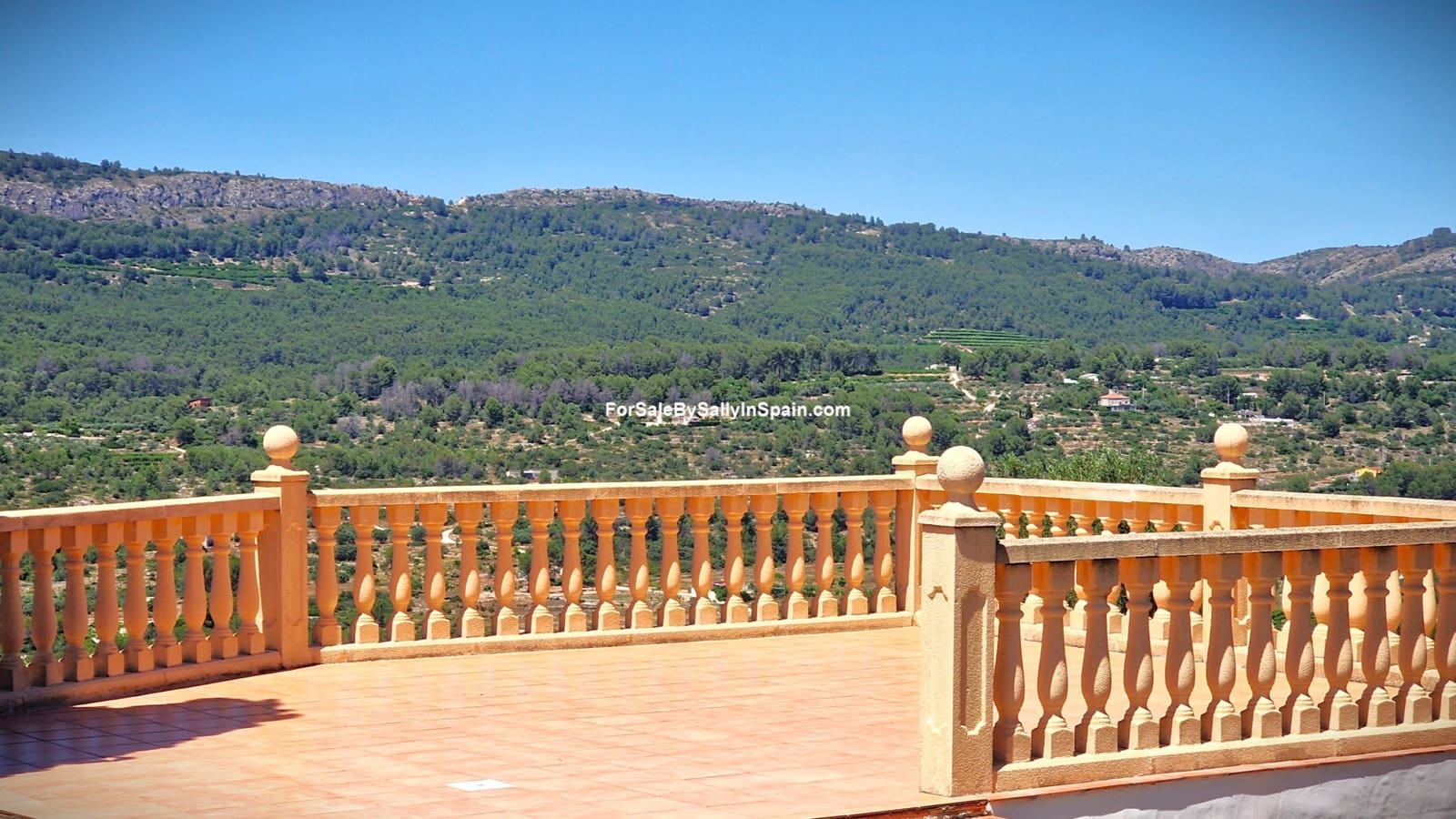 3 bedroom Villa for sale in Beniganim with pool garage - € 290,000 (Ref: 9920886)