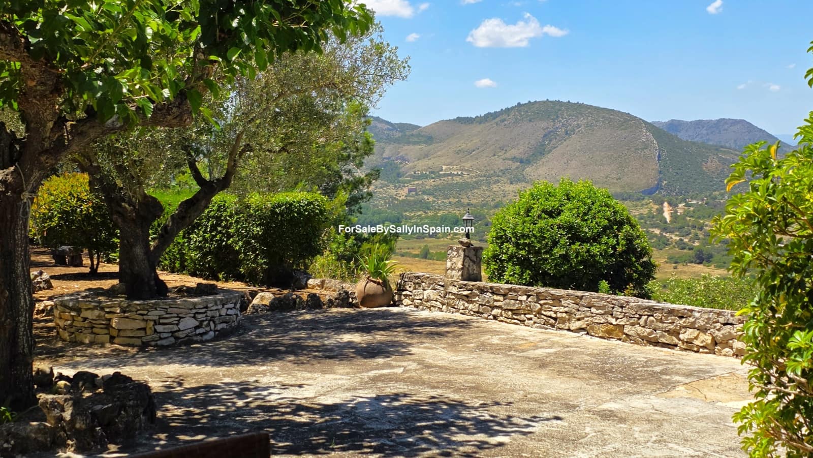 3 bedroom Villa for sale in Beniganim with pool garage - € 290,000 (Ref: 9920886)
