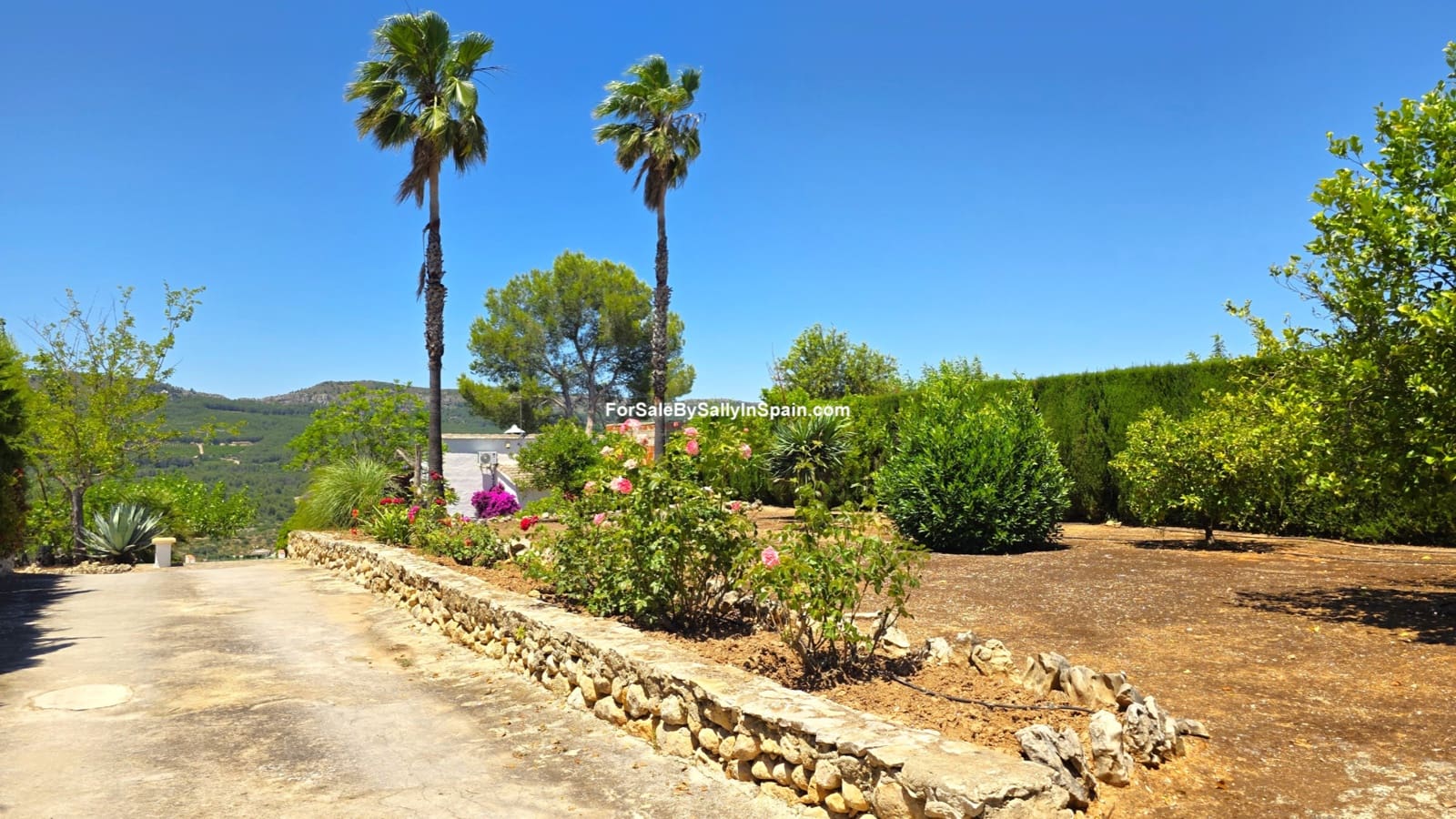 3 bedroom Villa for sale in Beniganim with pool garage - € 290,000 (Ref: 9920886)