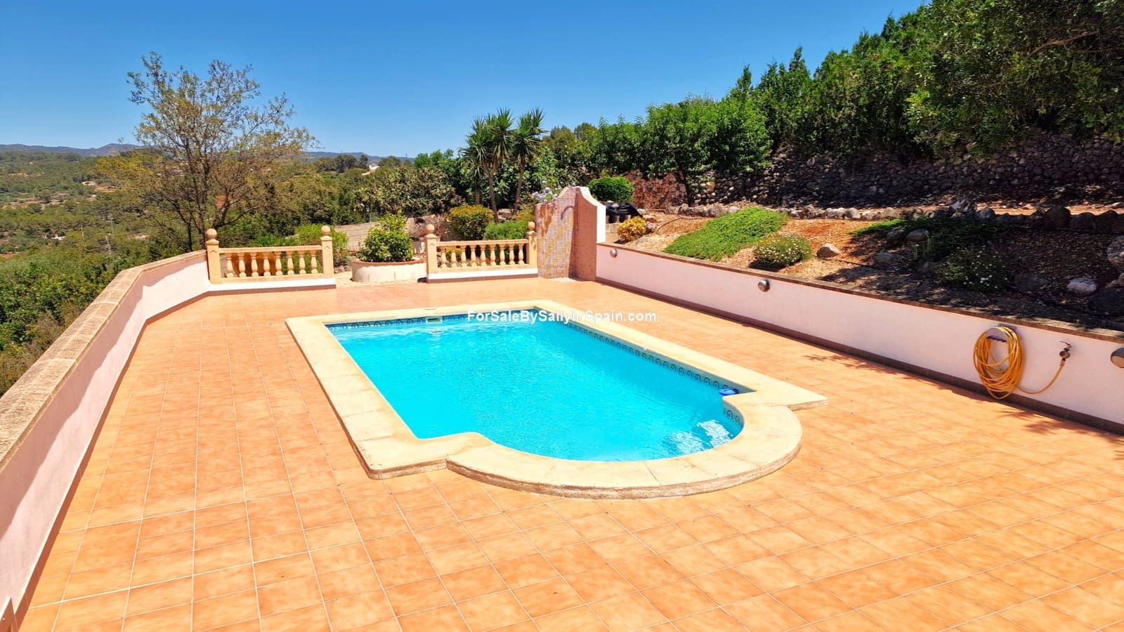 3 bedroom Villa for sale in Beniganim with pool garage - € 290,000 (Ref: 9920886)