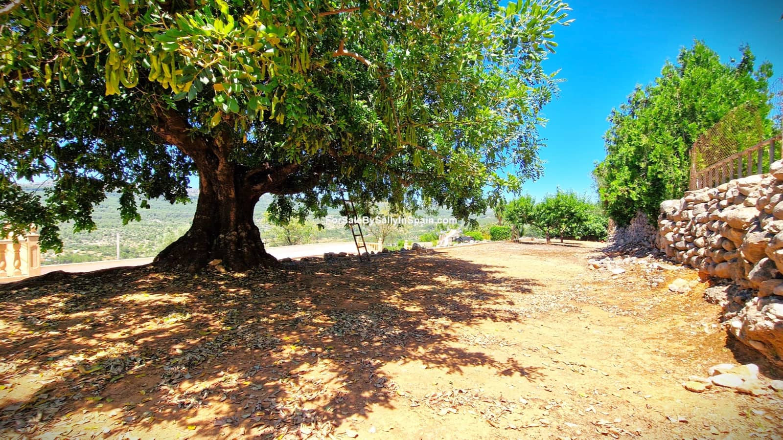 3 bedroom Villa for sale in Beniganim with pool garage - € 290,000 (Ref: 9920886)