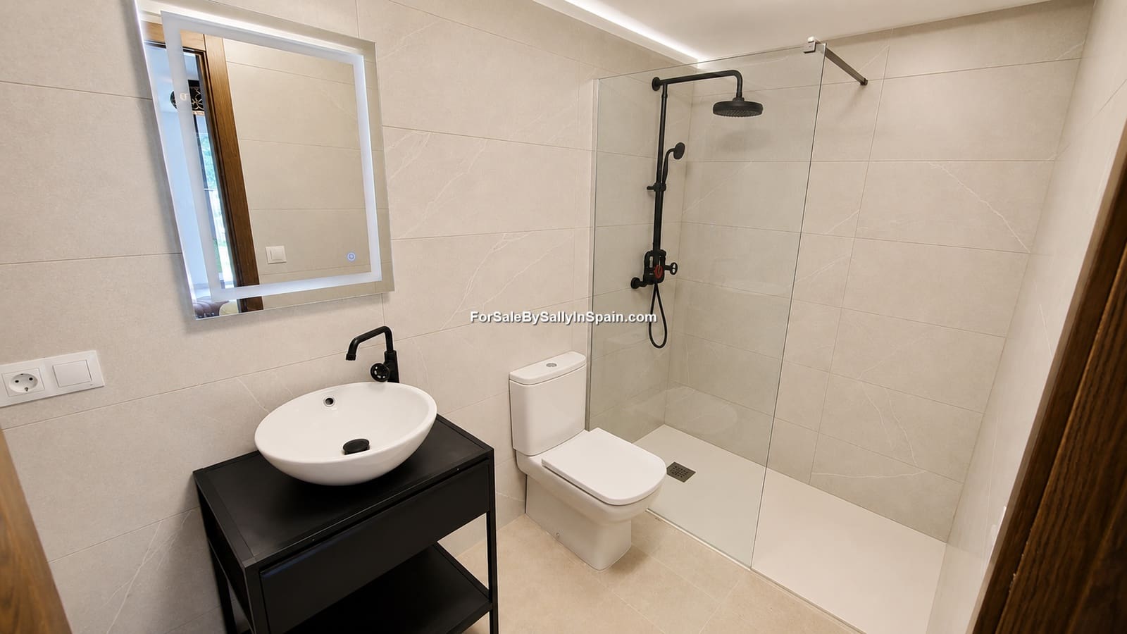 4 Zimmer Villa zu verkaufen in Barx mit Pool Garage - 799.000 € (Ref: 9932328)
