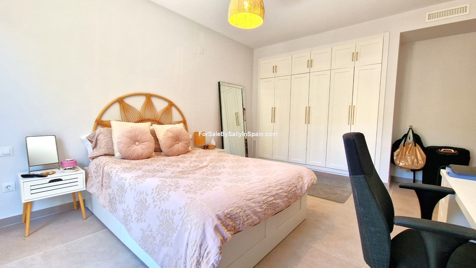 4 Zimmer Villa zu verkaufen in Barx mit Pool Garage - 799.000 € (Ref: 9932328)