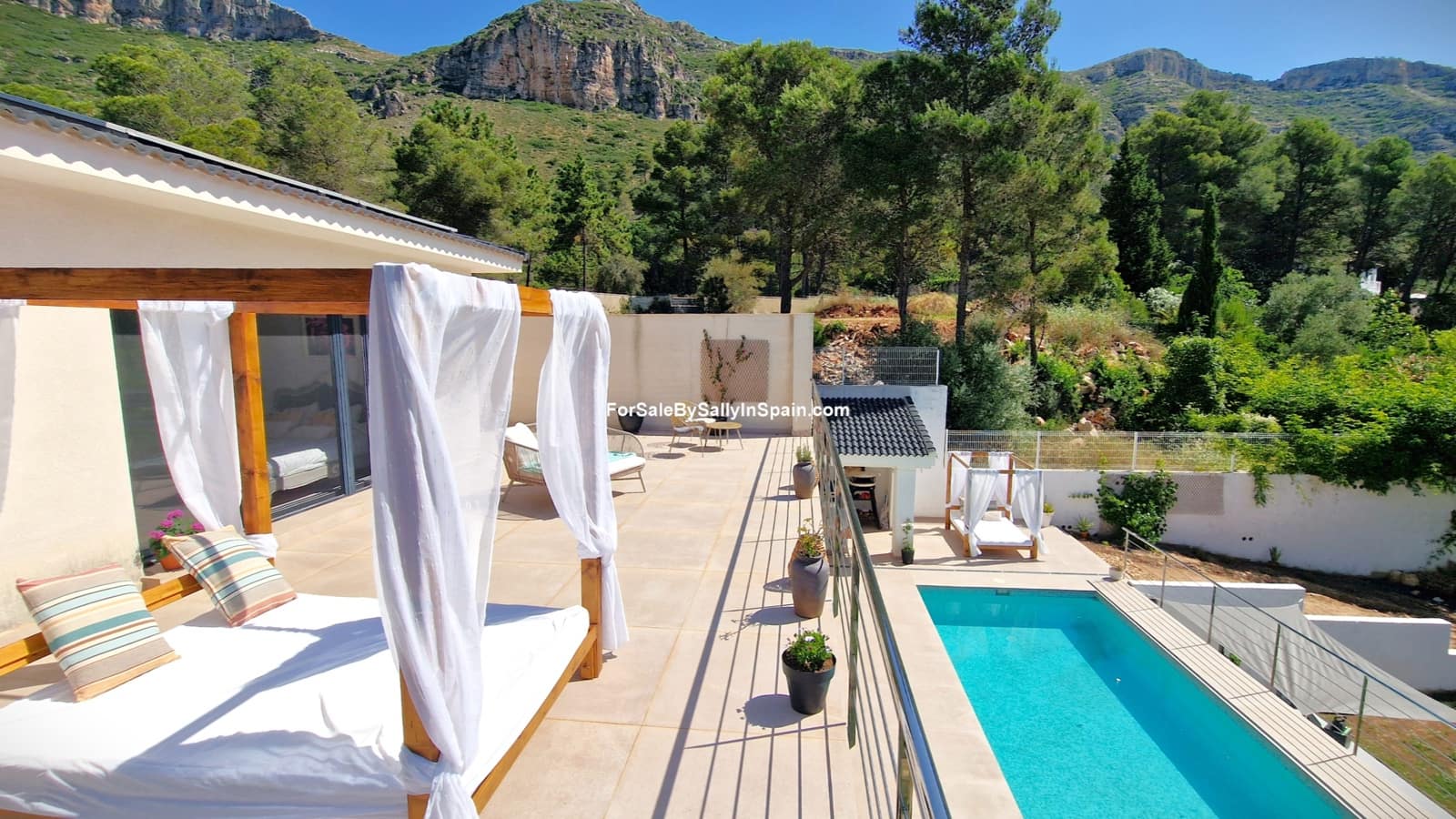 4 Zimmer Villa zu verkaufen in Barx mit Pool Garage - 799.000 € (Ref: 9932328)