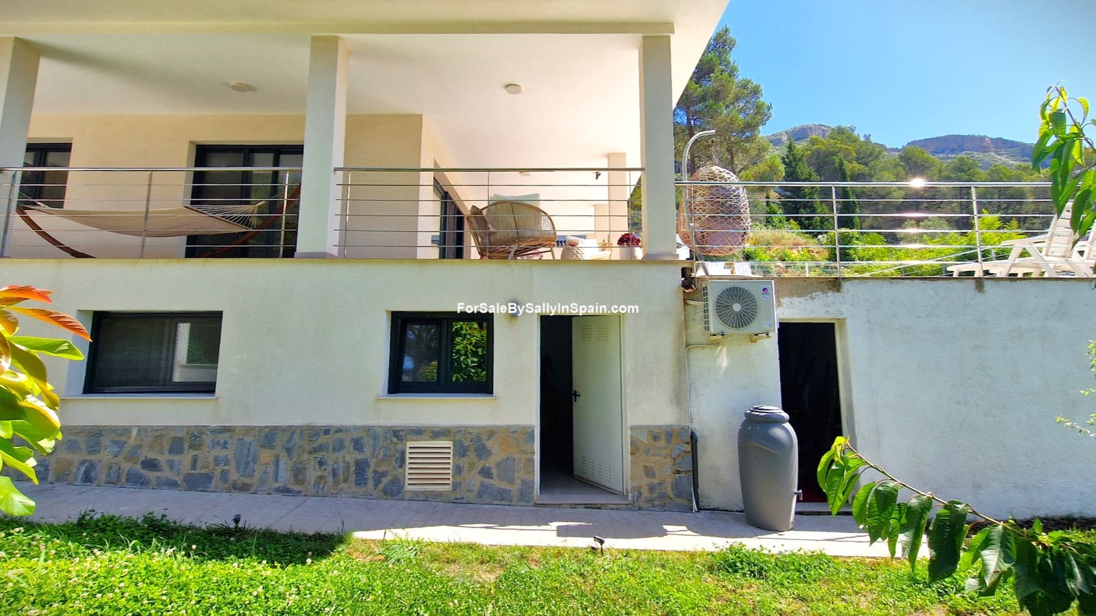 4 Zimmer Villa zu verkaufen in Barx mit Pool Garage - 799.000 € (Ref: 9932328)