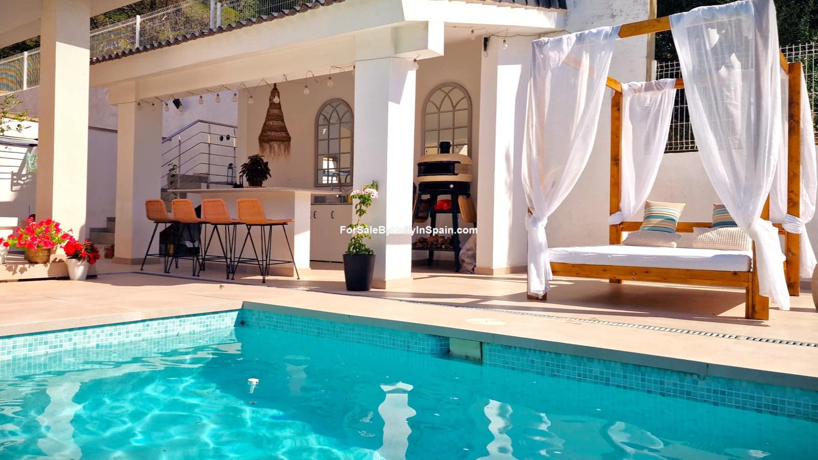 4 Zimmer Villa zu verkaufen in Barx mit Pool Garage - 799.000 € (Ref: 9932328)