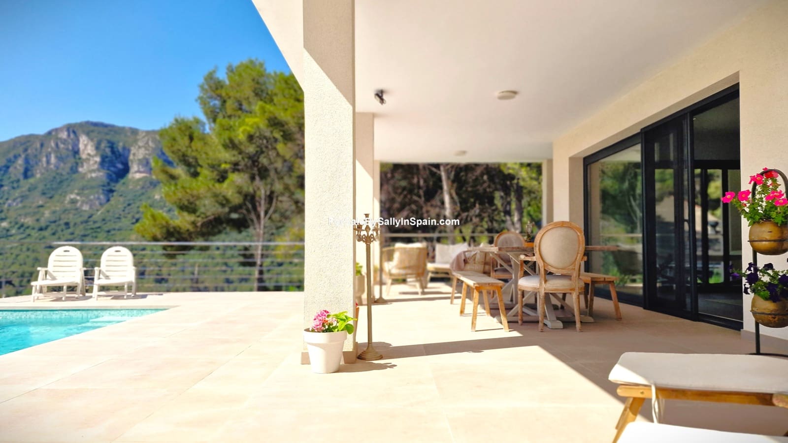 4 Zimmer Villa zu verkaufen in Barx mit Pool Garage - 799.000 € (Ref: 9932328)