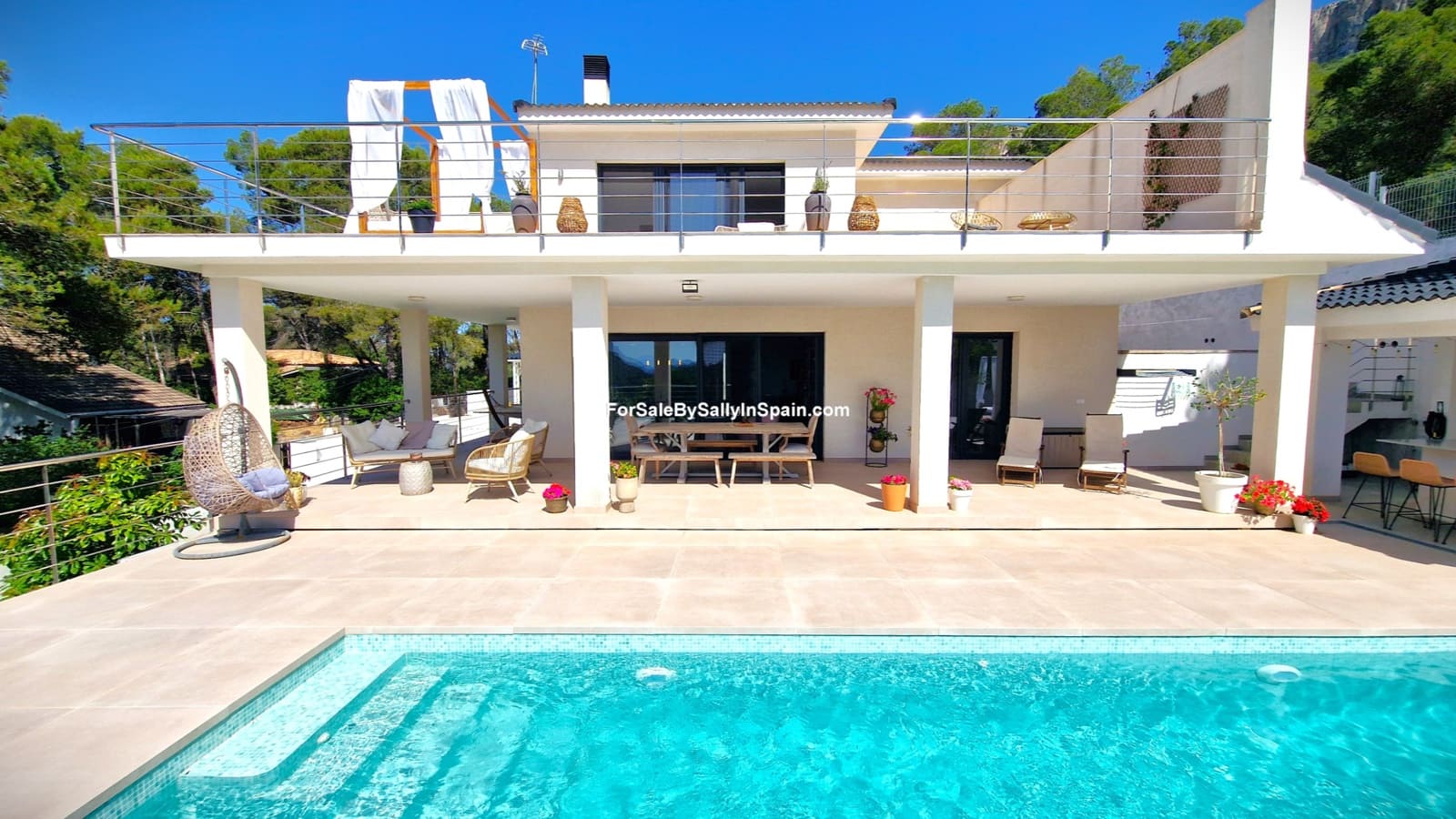 4 Zimmer Villa zu verkaufen in Barx mit Pool Garage - 799.000 € (Ref: 9932328)