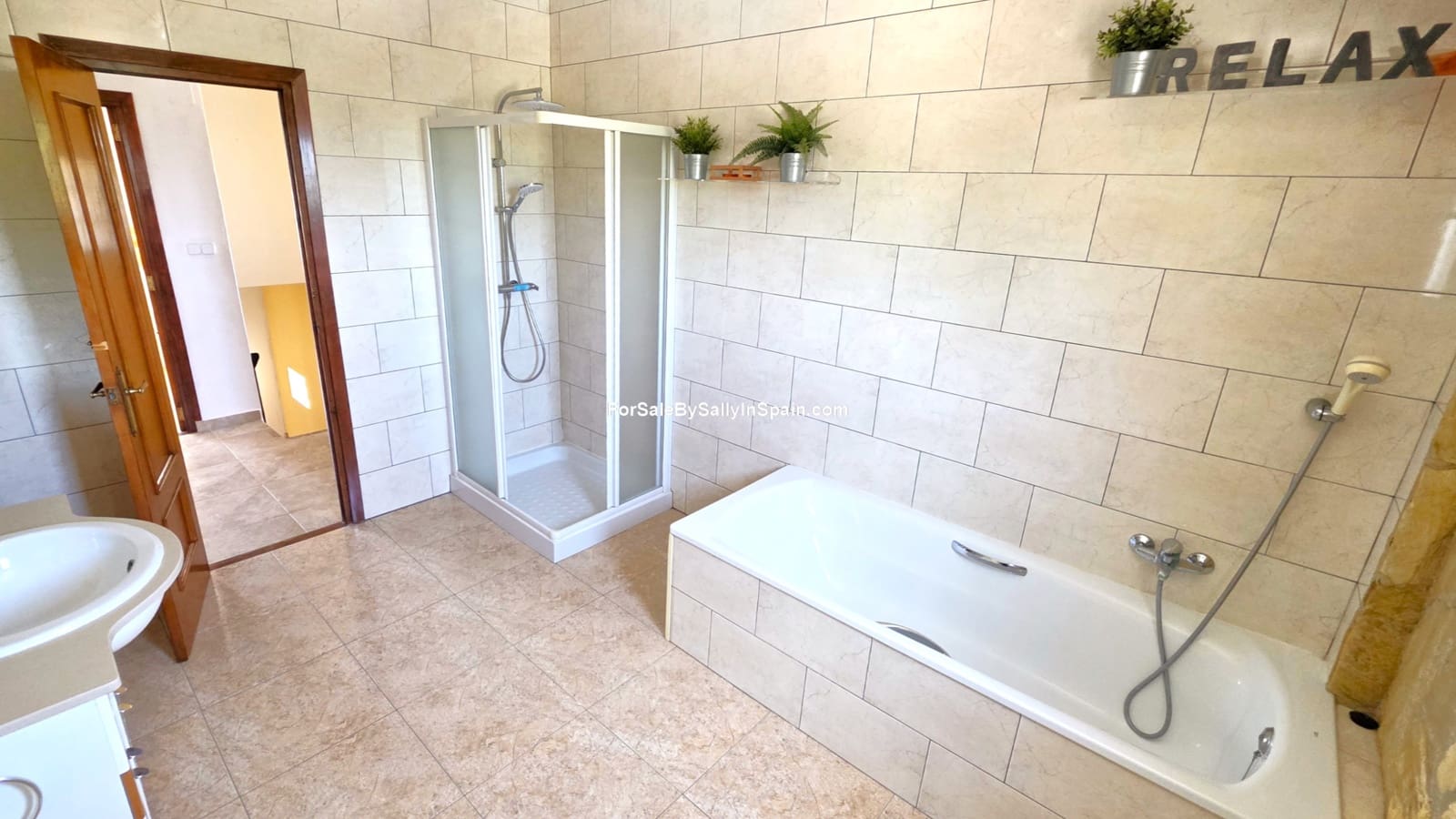 6 soverom Villa til salgs i L'Olleria med svømmebasseng garasje - € 485 000 (Ref: 9970904)