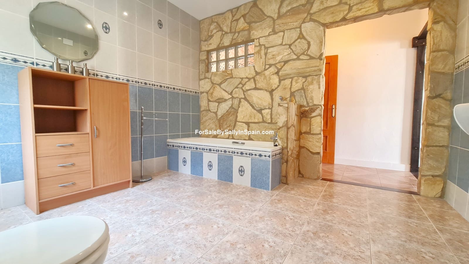 6 soverom Villa til salgs i L'Olleria med svømmebasseng garasje - € 485 000 (Ref: 9970904)