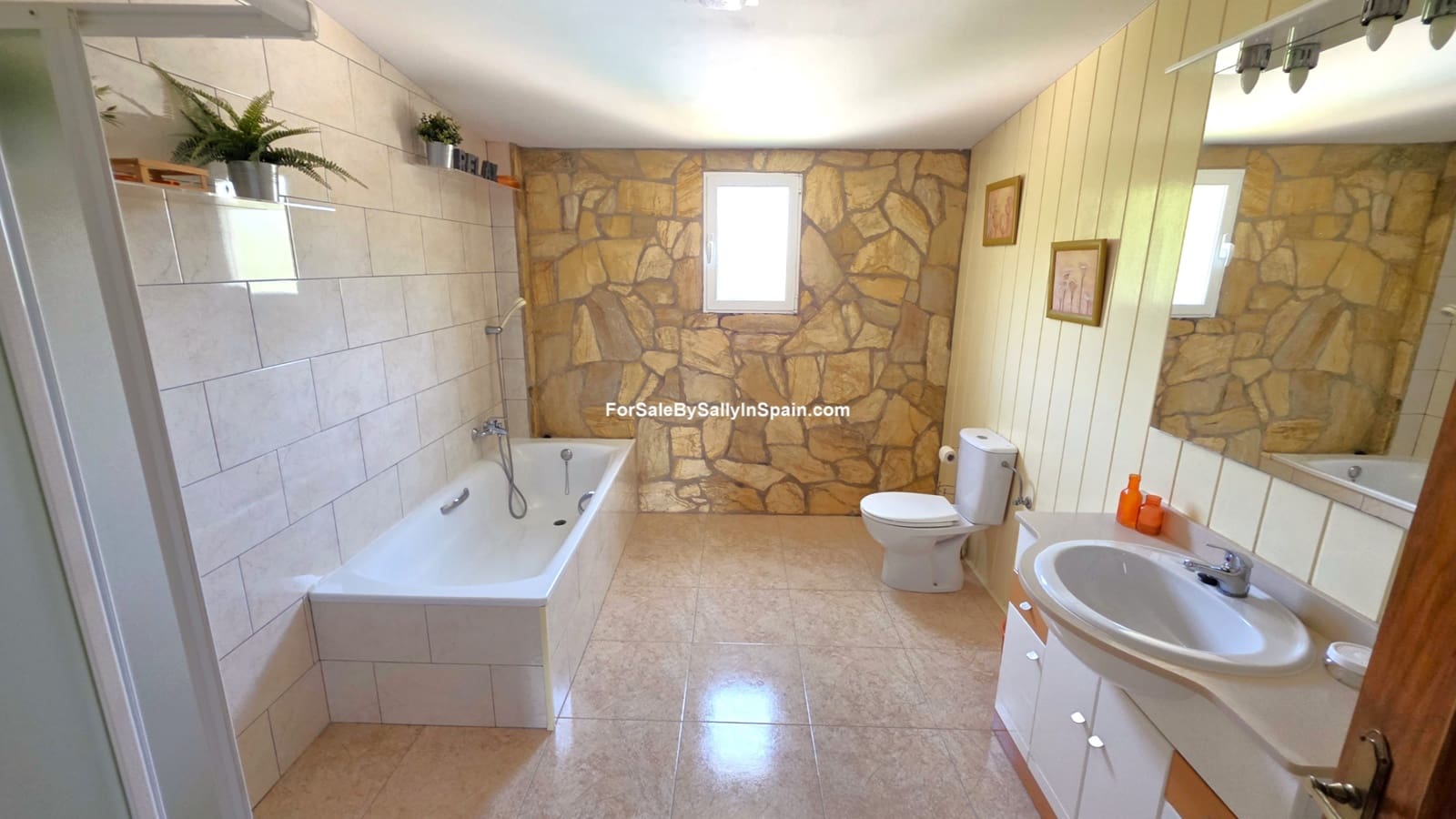 6 soverom Villa til salgs i L'Olleria med svømmebasseng garasje - € 485 000 (Ref: 9970904)