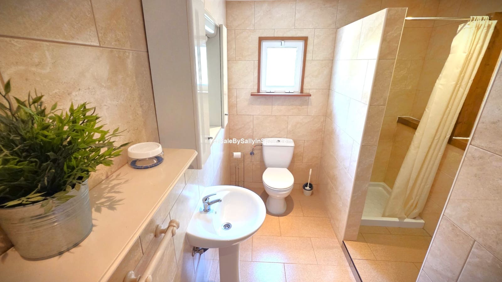 6 soverom Villa til salgs i L'Olleria med svømmebasseng garasje - € 485 000 (Ref: 9970904)