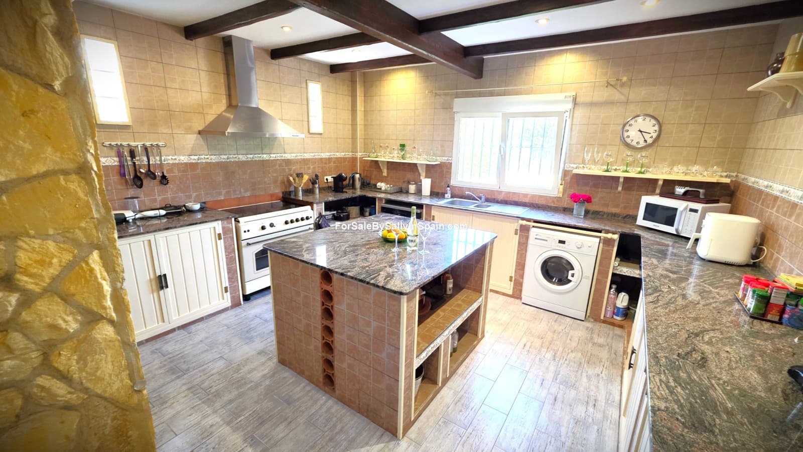 6 soverom Villa til salgs i L'Olleria med svømmebasseng garasje - € 485 000 (Ref: 9970904)