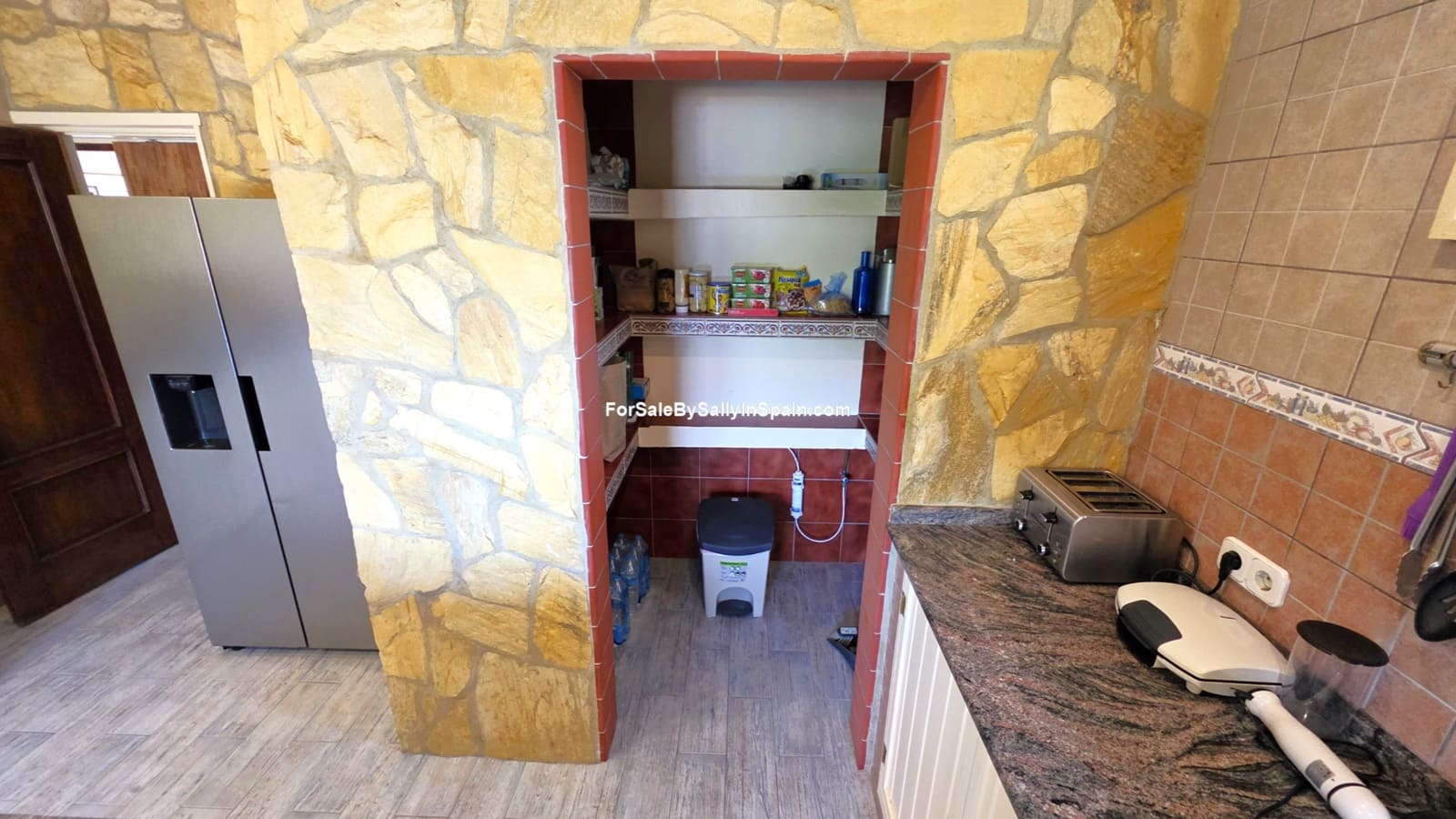 6 soverom Villa til salgs i L'Olleria med svømmebasseng garasje - € 485 000 (Ref: 9970904)