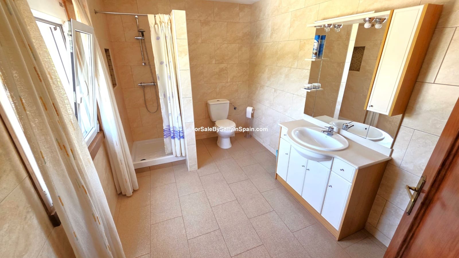 6 soverom Villa til salgs i L'Olleria med svømmebasseng garasje - € 485 000 (Ref: 9970904)
