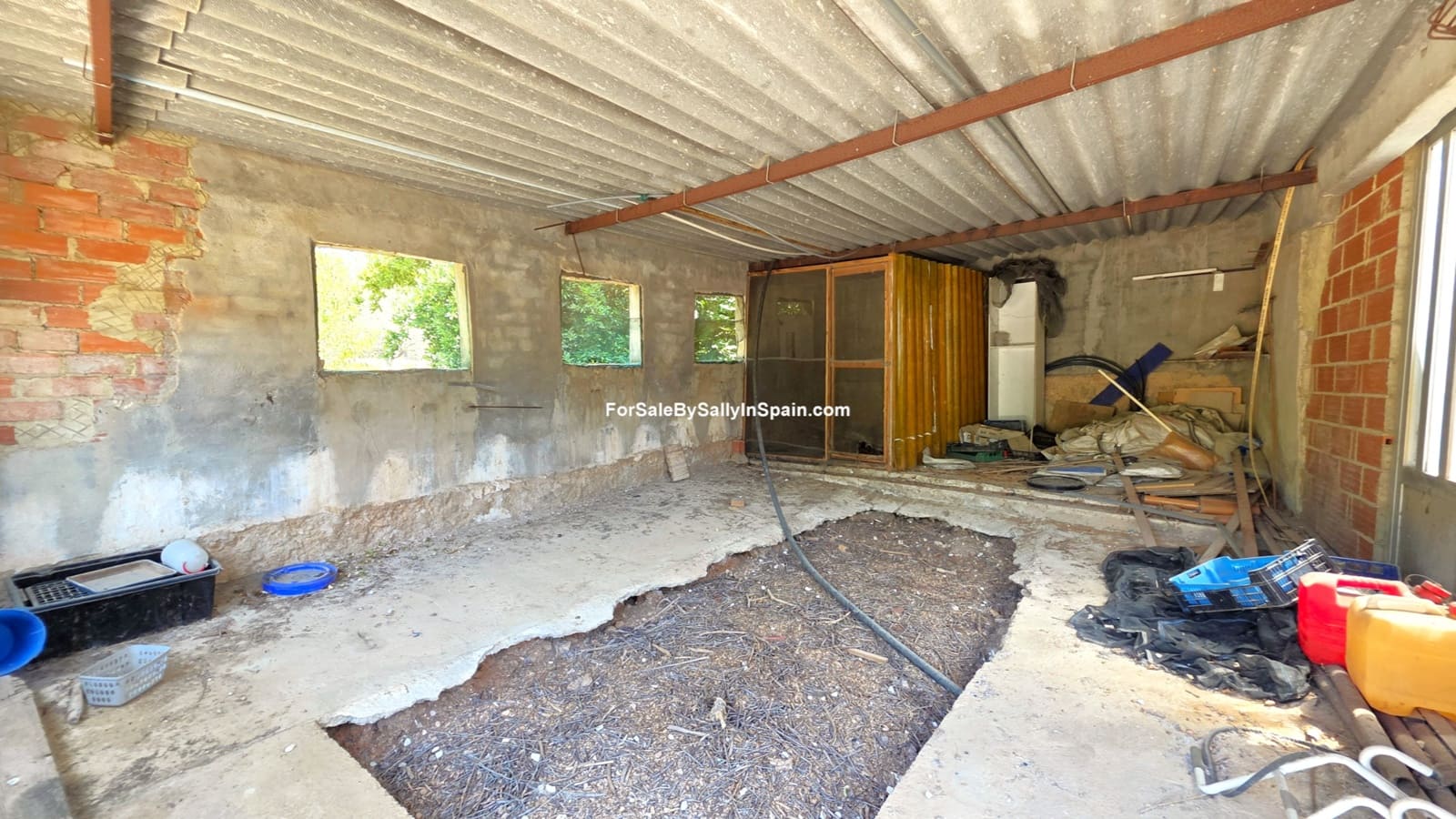 6 soverom Villa til salgs i L'Olleria med svømmebasseng garasje - € 485 000 (Ref: 9970904)