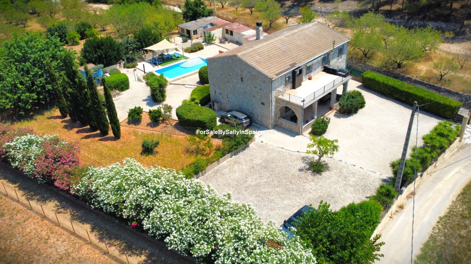 6 soverom Villa til salgs i L'Olleria med svømmebasseng garasje - € 485 000 (Ref: 9970904)