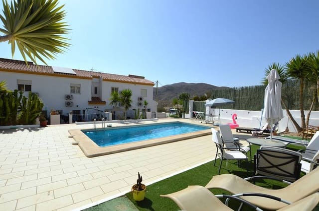 Casa de 2 habitaciones en Sorbas en venta con piscina garaje - 110.000 € (Ref: 10026165)