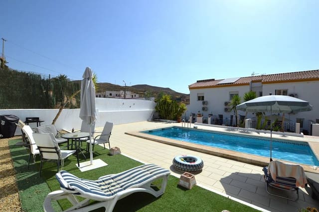 Casa de 2 habitaciones en Sorbas en venta con piscina garaje - 110.000 € (Ref: 10026165)