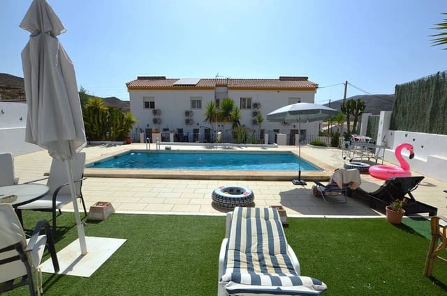 Casa de 2 habitaciones en Sorbas en venta con piscina garaje - 110.000 € (Ref: 10026165)