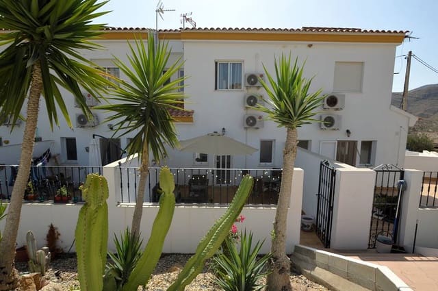 Casa de 2 habitaciones en Sorbas en venta con piscina garaje - 110.000 € (Ref: 10026165)