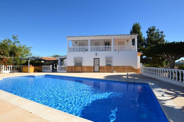 Chalet de 4 habitaciones en Antas en venta con piscina garaje - 575.000 € (Ref: 10165813)
