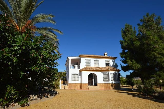 Chalet de 4 habitaciones en Antas en venta con piscina garaje - 575.000 € (Ref: 10165813)