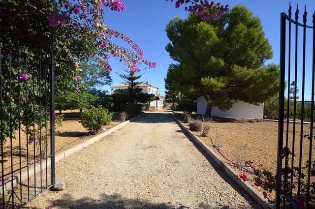 Chalet de 4 habitaciones en Antas en venta con piscina garaje - 575.000 € (Ref: 10165813)