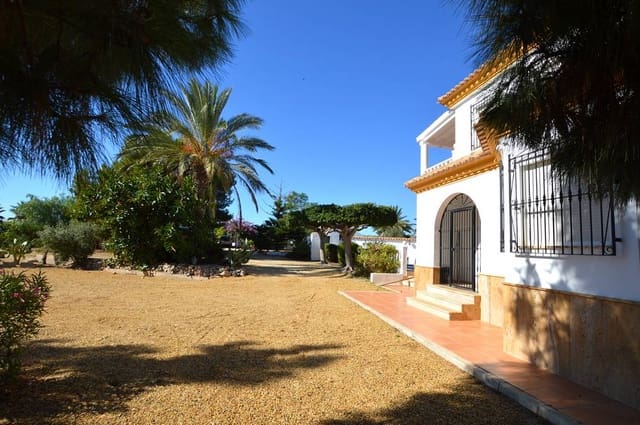 Chalet de 4 habitaciones en Antas en venta con piscina garaje - 575.000 € (Ref: 10165813)